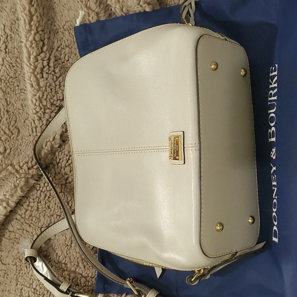 Dooney  & Bourke Crossbody